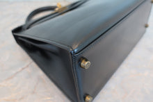 Load image into Gallery viewer, HERMES KELLY 28 Box carf leather Black 〇U Engraving Shoulder bag 700070192