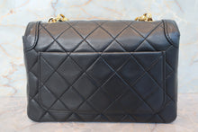 Load image into Gallery viewer, CHANEL Matelasse chain shoulder bag Lambskin Black/Gold hadware Shoulder bag 700080190