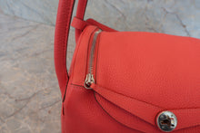 将图片加载到图库查看器,HERMES LINDY 30 Clemence leather Rose jaipur □R刻印 Shoulder bag 800010148