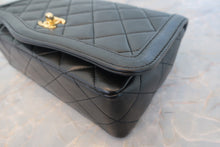 Load image into Gallery viewer, CHANEL Matelasse chain shoulder bag Lambskin Black/Gold hadware Shoulder bag 700080190