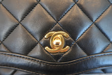 Load image into Gallery viewer, CHANEL Matelasse chain shoulder bag Lambskin Black/Gold hadware Shoulder bag 700080190