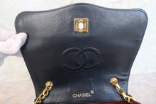 Load image into Gallery viewer, CHANEL Matelasse chain shoulder bag Lambskin Black/Gold hadware Shoulder bag 700080190