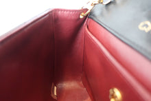 Load image into Gallery viewer, CHANEL Matelasse chain shoulder bag Lambskin Black/Gold hadware Shoulder bag 700080190