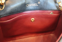Load image into Gallery viewer, CHANEL Matelasse chain shoulder bag Lambskin Black/Gold hadware Shoulder bag 700080190