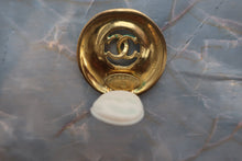 Load image into Gallery viewer, CHANEL CC mark earring Gold plate Gold Earring 600080074