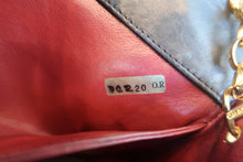 Load image into Gallery viewer, CHANEL Matelasse chain shoulder bag Lambskin Black/Gold hadware Shoulder bag 700080190