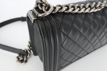 画像をギャラリービューアに読み込む, CHANEL/シャネル ボーイシャネルチェーンショルダーバッグ キャビアスキン ブラック/シルバー金具 ショルダーバッグ 800100119