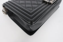 画像をギャラリービューアに読み込む, CHANEL/シャネル ボーイシャネルチェーンショルダーバッグ キャビアスキン ブラック/シルバー金具 ショルダーバッグ 800100119