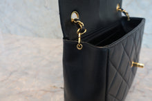 将图片加载到图库查看器,CHANEL/香奈儿 CF 链条包 荔枝皮 Black/Gold hadware(黑色/金色金属) 肩背包 800040086