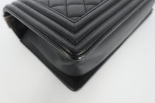 画像をギャラリービューアに読み込む, CHANEL/シャネル ボーイシャネルチェーンショルダーバッグ キャビアスキン ブラック/シルバー金具 ショルダーバッグ 800100119
