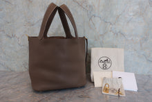 画像をギャラリービューアに読み込む, HERMES/エルメス ピコタンロックMM トリヨンクレマンス エトゥープ C刻印 ハンドバッグ 800080220