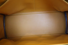 Load image into Gallery viewer, HERMES KELLY 32 Graine Couchevel leather 〇X Engraving Shoulder bag 700120088