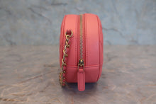 将图片加载到图库查看器,CHANEL/香奈儿 CF 圆形 链条包 羊皮 Pink/Gold hadware(粉色/金色金属) 肩背包 800040092