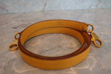 Load image into Gallery viewer, HERMES KELLY 32 Graine Couchevel leather 〇X Engraving Shoulder bag 700120088