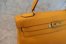Load image into Gallery viewer, HERMES KELLY 32 Graine Couchevel leather 〇X Engraving Shoulder bag 700120088