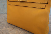 Load image into Gallery viewer, HERMES KELLY 32 Graine Couchevel leather 〇X Engraving Shoulder bag 700120088