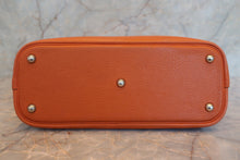 Load image into Gallery viewer, HERMES/BOLIDE 31 Clemence leather Orange □I Engraving Shoulder bag 700120150