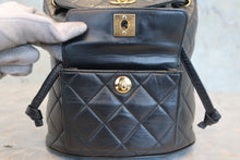 將圖片載入圖庫檢視器 CHANEL/シャネル マトラッセチェーンリュック ラムスキン ブラック/ゴールド金具 リュック 800040037