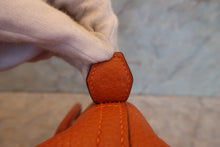 Load image into Gallery viewer, HERMES/BOLIDE 31 Clemence leather Orange □I Engraving Shoulder bag 700120150