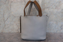 将图片加载到图库查看器,HERMES PICOTIN LOCK CASAQUE MM Clemence leather Pearl gray/Kraft □Q刻印 Hand bag 700110053