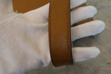将图片加载到图库查看器,HERMES PICOTIN LOCK CASAQUE MM Clemence leather Pearl gray/Kraft □Q刻印 Hand bag 700110053