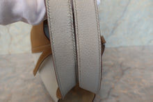 将图片加载到图库查看器,HERMES PICOTIN LOCK CASAQUE MM Clemence leather Pearl gray/Kraft □Q刻印 Hand bag 700110053