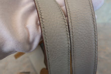 将图片加载到图库查看器,HERMES PICOTIN LOCK CASAQUE MM Clemence leather Pearl gray/Kraft □Q刻印 Hand bag 700110053