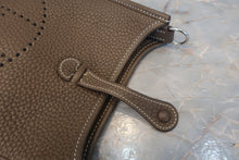 將圖片載入圖庫檢視器 HERMES/エルメス エブリンTPM トリヨンクレマンス エトゥープ Y刻印 ショルダーバッグ 800040118