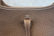 將圖片載入圖庫檢視器 HERMES/エルメス エブリンTPM トリヨンクレマンス エトゥープ Y刻印 ショルダーバッグ 800040118