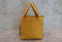 将图片加载到图库查看器,HERMES PICOTIN LOCK PM Tressage Epsom leather Jaune ambre/Brique/White C刻印 Hand bag 800040068