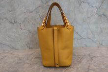 将图片加载到图库查看器,HERMES PICOTIN LOCK PM Tressage Epsom leather Jaune ambre/Brique/White C刻印 Hand bag 800040068