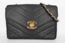 画像をギャラリービューアに読み込む, CHANEL/シャネル Vステッチチェーンショルダーバッグ キャビアスキン ブラック/ゴールド金具 ショルダーバッグ 800100154