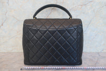 Load image into Gallery viewer, CHANEL Matelasse trapezoid hand bag Caviar skin Black/Gold hadware Hand bag 700120102