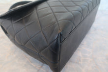 Load image into Gallery viewer, CHANEL Matelasse trapezoid hand bag Caviar skin Black/Gold hadware Hand bag 700120102
