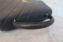 Load image into Gallery viewer, CHANEL Matelasse trapezoid hand bag Caviar skin Black/Gold hadware Hand bag 700120102