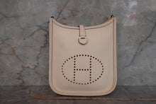 Load image into Gallery viewer, HERMES  EVELYNE TPM Clemence leather Nata Y Engraving Shoulder bag 700100037