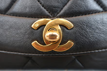 Load image into Gallery viewer, CHANEL Diana matelasse chain shoulder bag Lambskin Black/Gold hadware Shoulder bag 800090060