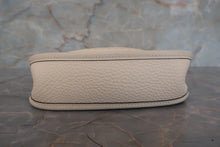 Load image into Gallery viewer, HERMES  EVELYNE TPM Clemence leather Nata Y Engraving Shoulder bag 700100037