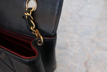 Load image into Gallery viewer, CHANEL Diana matelasse chain shoulder bag Lambskin Black/Gold hadware Shoulder bag 800090060