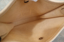 Load image into Gallery viewer, HERMES  EVELYNE TPM Clemence leather Nata Y Engraving Shoulder bag 700100037