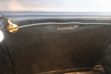 Load image into Gallery viewer, CHANEL Matelasse trapezoid hand bag Caviar skin Black/Gold hadware Hand bag 700120102