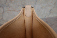 Load image into Gallery viewer, HERMES  EVELYNE TPM Clemence leather Nata Y Engraving Shoulder bag 700100037