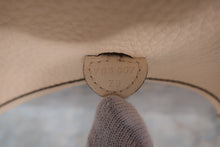 Load image into Gallery viewer, HERMES  EVELYNE TPM Clemence leather Nata Y Engraving Shoulder bag 700100037