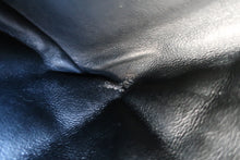 Load image into Gallery viewer, CHANEL Matelasse trapezoid hand bag Caviar skin Black/Gold hadware Hand bag 700120102