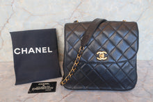 Load image into Gallery viewer, CHANEL Matelasse chain shoulder bag Lambskin Black/Gold hadware Shoulder bag 700120105