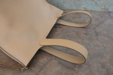 将图片加载到图库查看器,HERMES PICOTIN LOCK TOUCH MM Clemence leather/Swift leather Craie T刻印 Hand bag 800070092