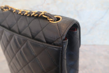 Load image into Gallery viewer, CHANEL Matelasse chain shoulder bag Lambskin Black/Gold hadware Shoulder bag 700120105