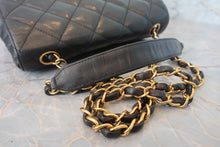 Load image into Gallery viewer, CHANEL Matelasse chain shoulder bag Lambskin Black/Gold hadware Shoulder bag 700120105