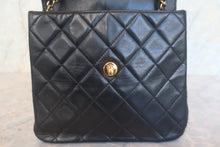 Load image into Gallery viewer, CHANEL Matelasse chain shoulder bag Lambskin Black/Gold hadware Shoulder bag 700120105