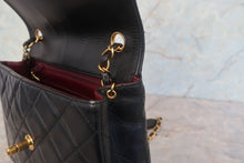 Load image into Gallery viewer, CHANEL Matelasse chain shoulder bag Lambskin Black/Gold hadware Shoulder bag 700120105